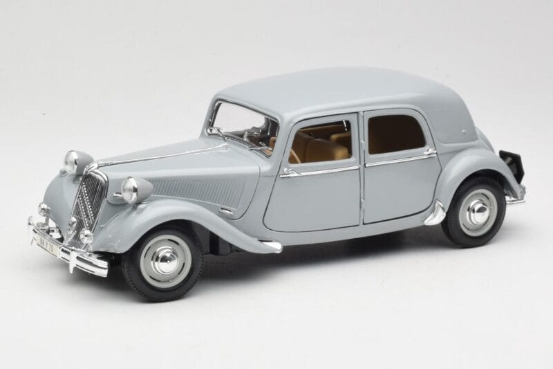 Citroen 15CV 6 Cyl Gris Maisto 1:18 50313 Metal