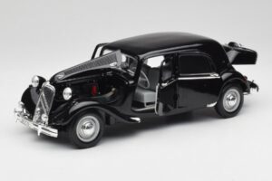 Citroen 15CV 6 Cil Negro Maisto 1:18 31821 Metal - imagen 2 de 8