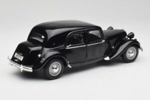 Citroen 15CV 6 Cil Negro Maisto 1:18 31821 Metal - imagen 3 de 8