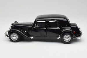 Citroen 15CV 6 Cil Negro Maisto 1:18 31821 Metal - imagen 4 de 8
