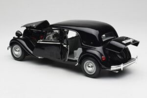 Citroen 15CV 6 Cil Negro Maisto 1:18 31821 Metal - imagen 5 de 8