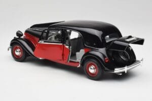 Citroen 15CV 6 Cyl Negro & Rojo Valmy Maisto 1:18 56009 Metal - imagen 5 de 8