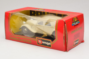 Citroen 15CV Traction Avant Beige Bburago 1:24 1501-B1 Metal - imagen 3 de 3