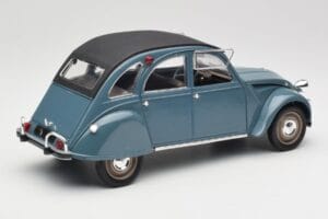 Citroen 2CV Bleu Nuit Solido 1:18 8028 Metal - imagen 2 de 6