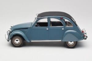 Citroen 2CV Bleu Nuit Solido 1:18 8028 Metal - imagen 3 de 6