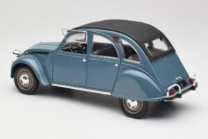 Citroen 2CV Bleu Nuit Solido 1:18 8028 Metal - imagen 5 de 6