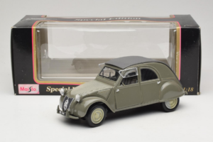 Citroen 2CV Verde Maisto 1:18 50289 Metal - imagen 8 de 8