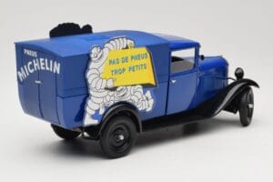 Citroen C4 F Pas de Pneus Trop Petit Azul Solido 1:18 151235-00 Metal - imagen 3 de 8