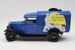 Citroen C4 F Pas de Pneus Trop Petit Azul Solido 1:18 151235-00 Metal - imagen 4 de 8