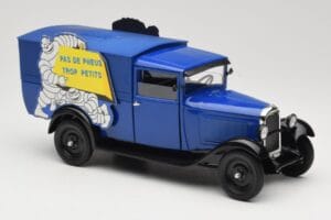 Citroen C4 F Pas de Pneus Trop Petit Azul Solido 1:18 151235-00 Metal - imagen 6 de 8