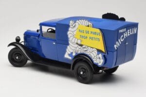 Citroen C4 F Pas de Pneus Trop Petit Azul Solido 1:18 151235-00 Metal - imagen 7 de 8