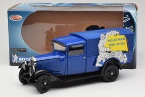 Citroen C4 F Pas de Pneus Trop Petit Azul Solido 1:18 151235-00 Metal - imagen 8 de 8