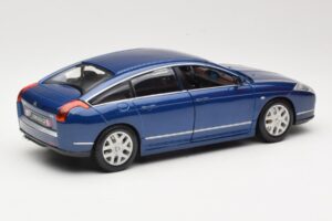 Citroen C6 Azul Bburago 1:18 18-12073 Metal - imagen 3 de 8