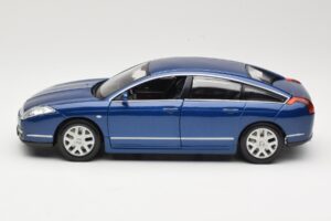 Citroen C6 Azul Bburago 1:18 18-12073 Metal - imagen 4 de 8
