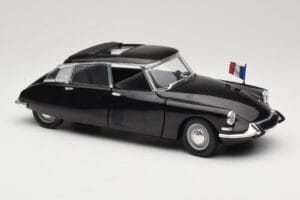 Citroen DS Presidentielle Gris Solido 1:18 8035 Metal - imagen 6 de 8
