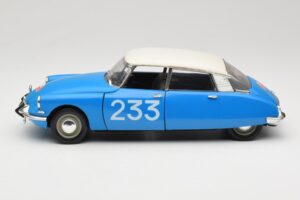 Citroen DS #233 Rally Azul Solido 1:18 8034 Metal - imagen 4 de 8
