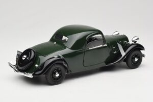 Citroen Traction Avant 11 Coupe Verde Solido 1:18 8179 Metal - imagen 3 de 8