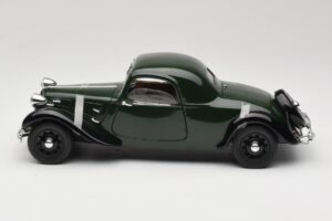 Citroen Traction Avant 11 Coupe Verde Solido 1:18 8179 Metal - imagen 4 de 8