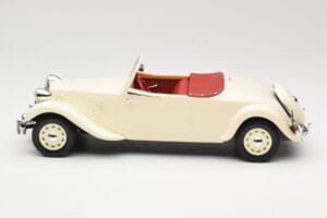 Citroen Traction Avant 11B Cabriolet Crema Norev 1:18 181440 Metal - imagen 3 de 6