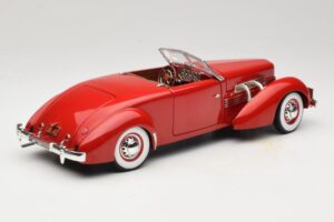 Cord 812 Descapotable Rojo American Muscle 1:18 32158 Metal - imagen 3 de 8