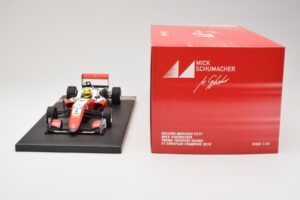 Dallara Mercedes F317 #4 M. Schumacher Prema Theodore Racing European F3 Champion 2018 Minichamps 1:18 517181804 Metal - imagen 6 de 6