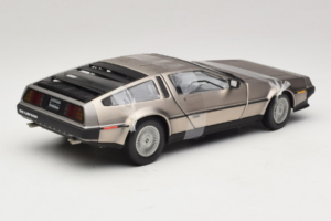DeLorean DMC-12 Plata Sun Star 1:18 2703 Metal - imagen 2 de 6