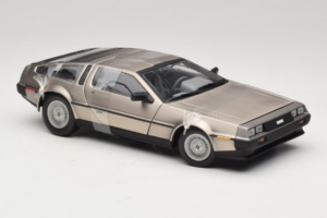 DeLorean DMC-12 Plata Sun Star 1:18 2703 Metal - imagen 4 de 6