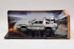 DeLorean DMC-12 Time Machine Back to the Future II Jada 1:24 253255021 Metal