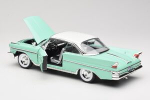 DeSoto Adventurer Verde Road Signature 1:18 92738-R1 Metal - imagen 5 de 8