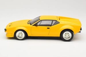 De Tomaso Pantera Amarillo Hot Wheels 1:18 27809 Metal - imagen 4 de 8
