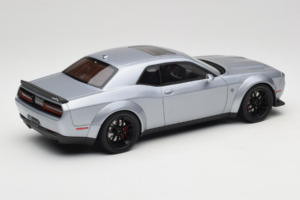 Dodge Challenger SRT Hellcat Redeye Plata GT Spirit 1:18 GT226 Resina - imagen 2 de 6