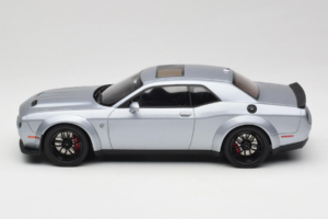 Dodge Challenger SRT Hellcat Redeye Plata GT Spirit 1:18 GT226 Resina - imagen 3 de 6