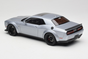 Dodge Challenger SRT Hellcat Redeye Plata GT Spirit 1:18 GT226 Resina - imagen 5 de 6