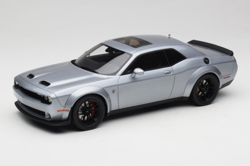 Dodge Challenger SRT Hellcat Redeye Plata GT Spirit 1:18 GT226 Resina