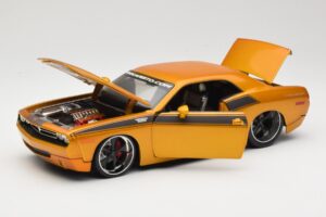 Dodge Challenger Concept Dorado Maisto 1:18 31320 Metal - imagen 2 de 8