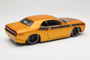 Dodge Challenger Concept Dorado Maisto 1:18 31320 Metal - imagen 3 de 8