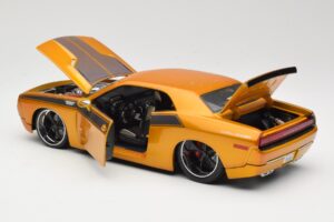 Dodge Challenger Concept Dorado Maisto 1:18 31320 Metal - imagen 5 de 8
