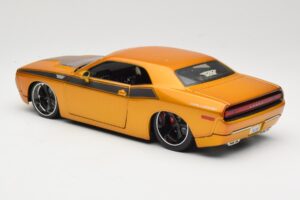 Dodge Challenger Concept Dorado Maisto 1:18 31320 Metal - imagen 7 de 8