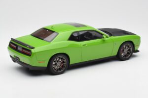 Dodge Challenger SRT Hellcat Verde GT Spirit 1:18 GT168 Resina - imagen 2 de 6