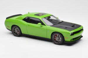 Dodge Challenger SRT Hellcat Verde GT Spirit 1:18 GT168 Resina - imagen 4 de 6