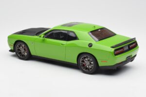 Dodge Challenger SRT Hellcat Verde GT Spirit 1:18 GT168 Resina - imagen 5 de 6
