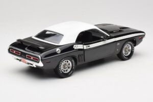 Dodge Challenger R/T Negro & Blanco ERTL 1:18 36549 Metal - imagen 3 de 8