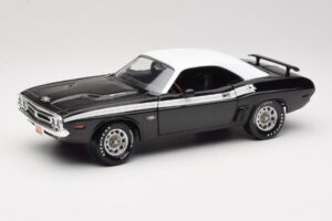 Dodge Challenger R/T Negro & Blanco ERTL 1:18 36549 Metal