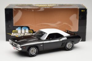 Dodge Challenger R/T Negro & Blanco ERTL 1:18 36549 Metal - imagen 8 de 8