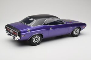 Dodge Challenger R/T Plum Crazy Otto 1:12 G083 Resina - imagen 2 de 6