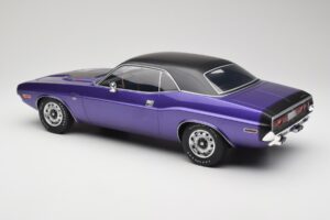 Dodge Challenger R/T Plum Crazy Otto 1:12 G083 Resina - imagen 5 de 6