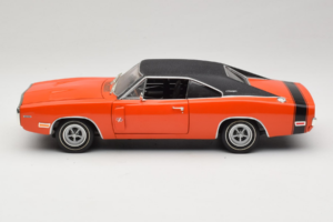 Dodge Charger R/T Naranja & Negro American Muscle 1:18 39314 Metal - imagen 4 de 8