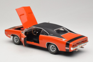 Dodge Charger R/T Naranja & Negro American Muscle 1:18 39314 Metal - imagen 5 de 8