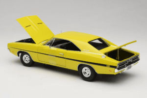 Dodge Charger R/T Amarillo Dirty Mary Crazy Larry Auto World 1:18 AWSS101/06 Metal - imagen 5 de 8