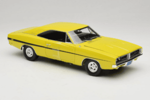 Dodge Charger R/T Amarillo Dirty Mary Crazy Larry Auto World 1:18 AWSS101/06 Metal - imagen 6 de 8
